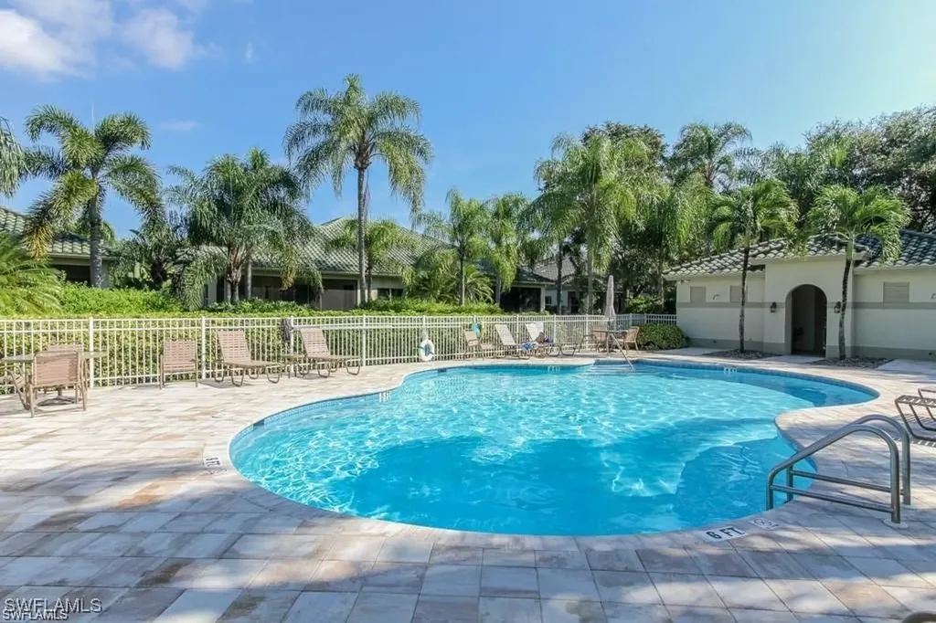 715 Vistana Circle Naples FL 34119