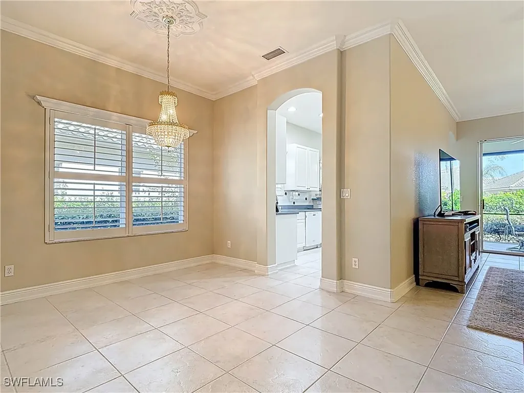715 Vistana Circle Naples FL 34119