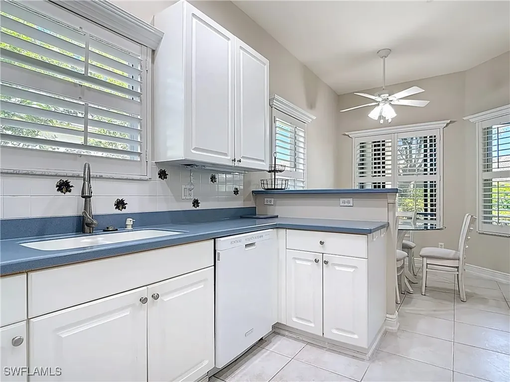 715 Vistana Circle Naples FL 34119