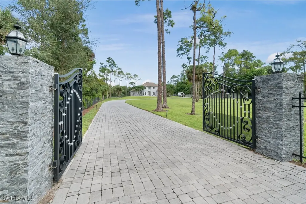 6181 Hidden Oaks Lane Naples FL 34119