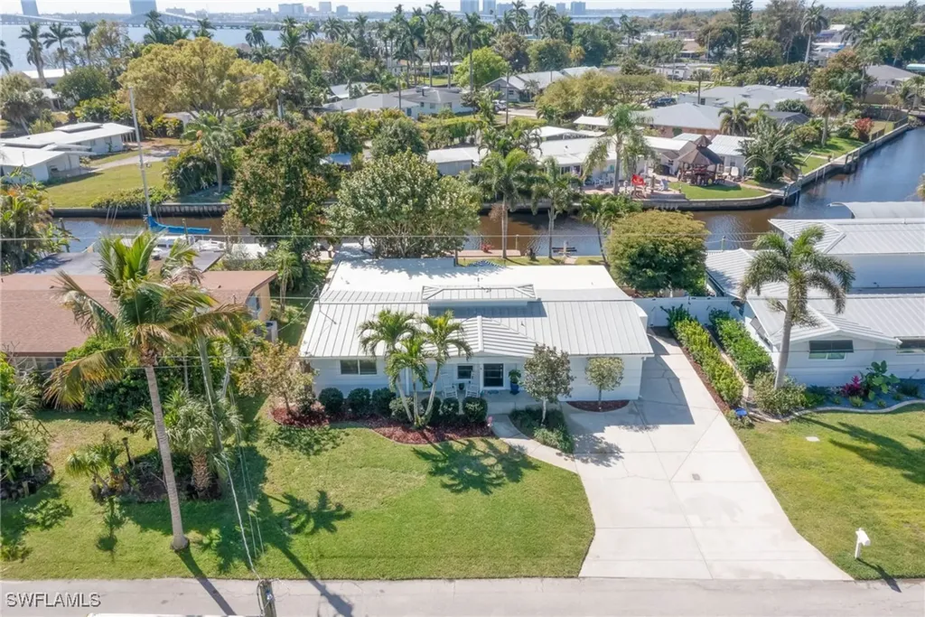 90 Cardinal Drive North Fort Myers FL 33917