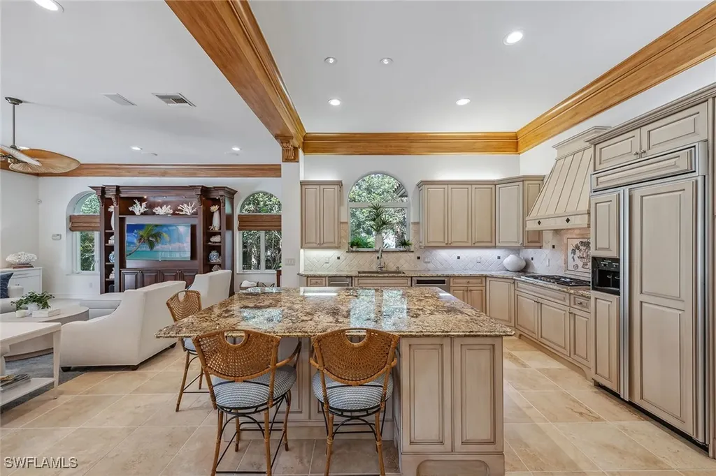 837 Barcarmil Way Naples FL 34110