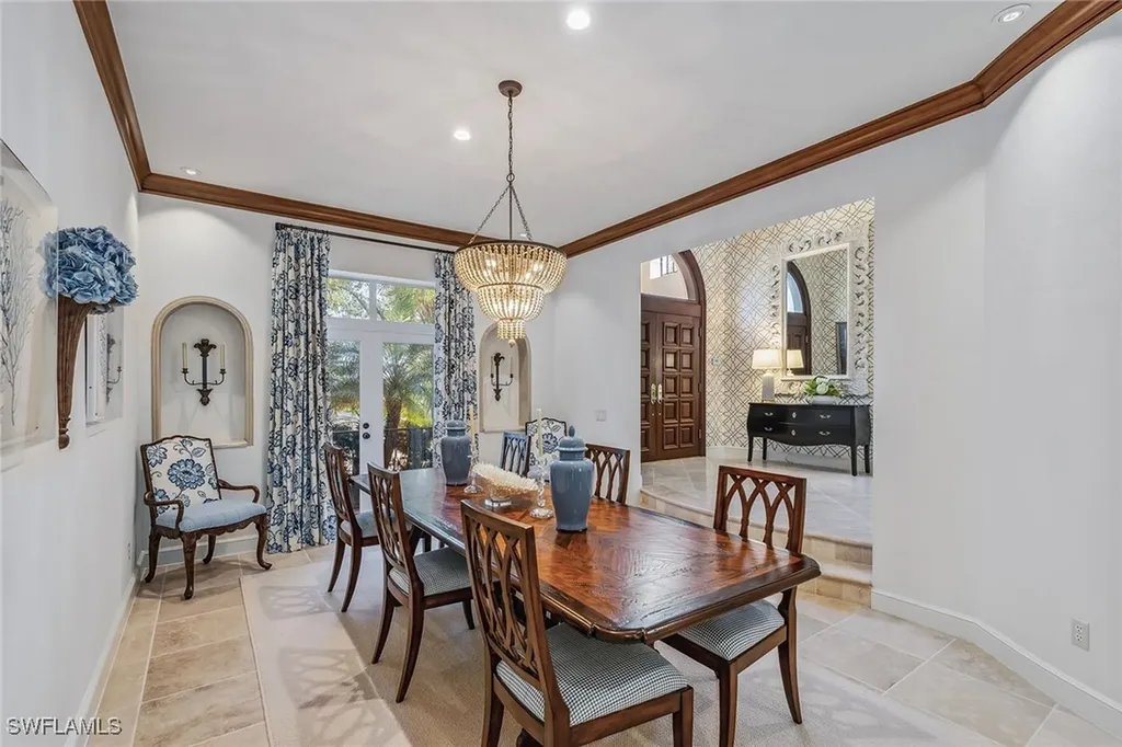 837 Barcarmil Way Naples FL 34110
