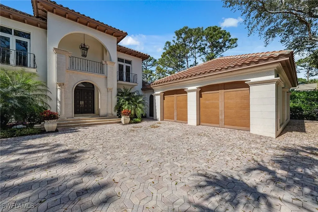 837 Barcarmil Way Naples FL 34110