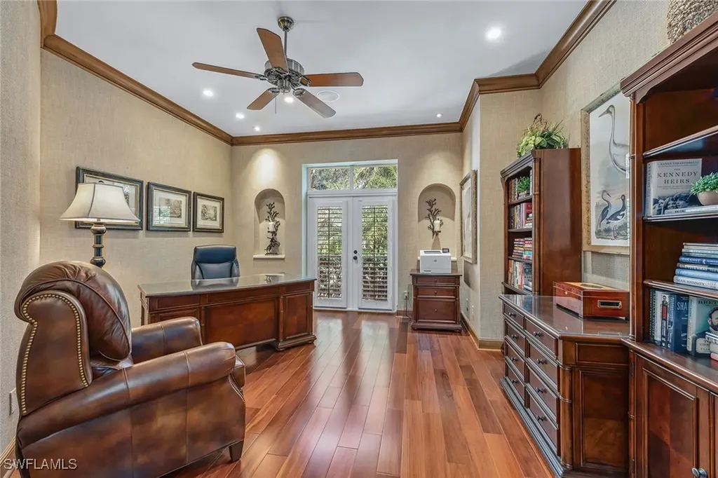 837 Barcarmil Way Naples FL 34110