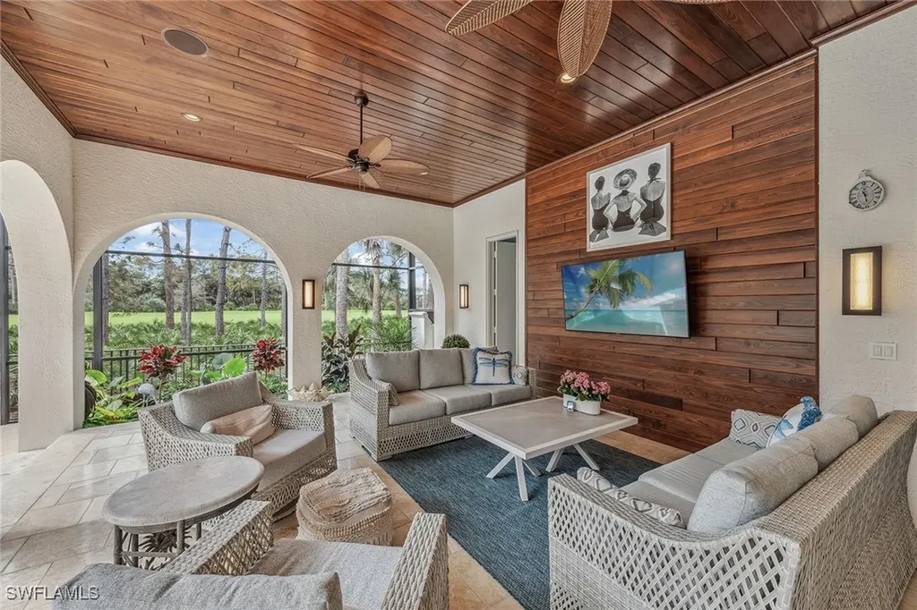 837 Barcarmil Way Naples FL 34110