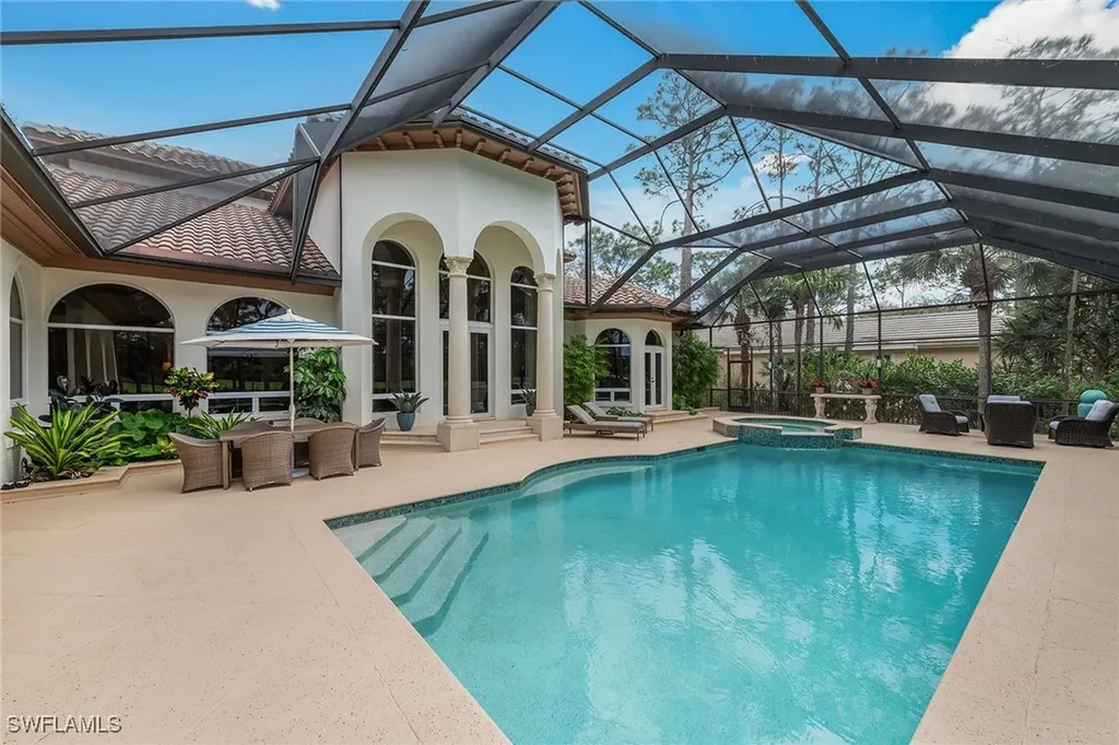 837 Barcarmil Way Naples FL 34110
