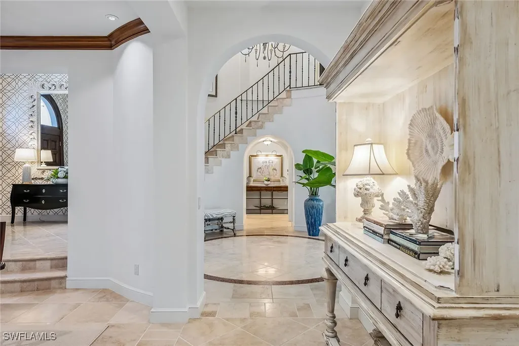 837 Barcarmil Way Naples FL 34110