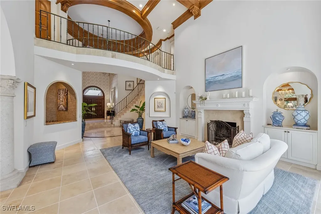 837 Barcarmil Way Naples FL 34110