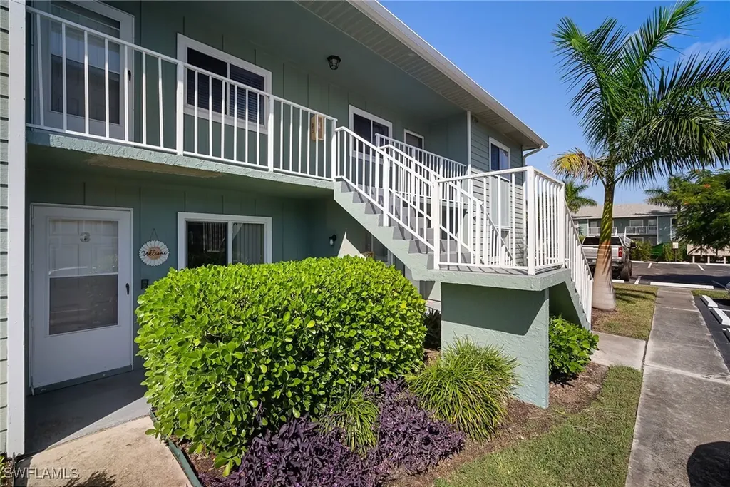 144 Cypress Way E Naples FL 34110