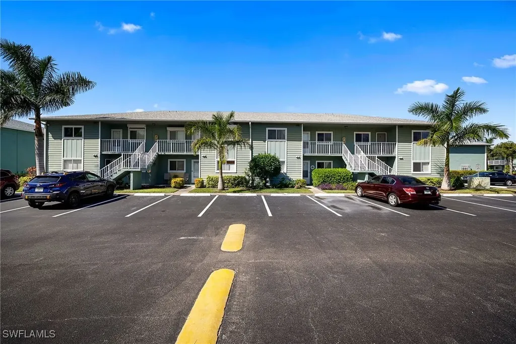 144 Cypress Way E Naples FL 34110