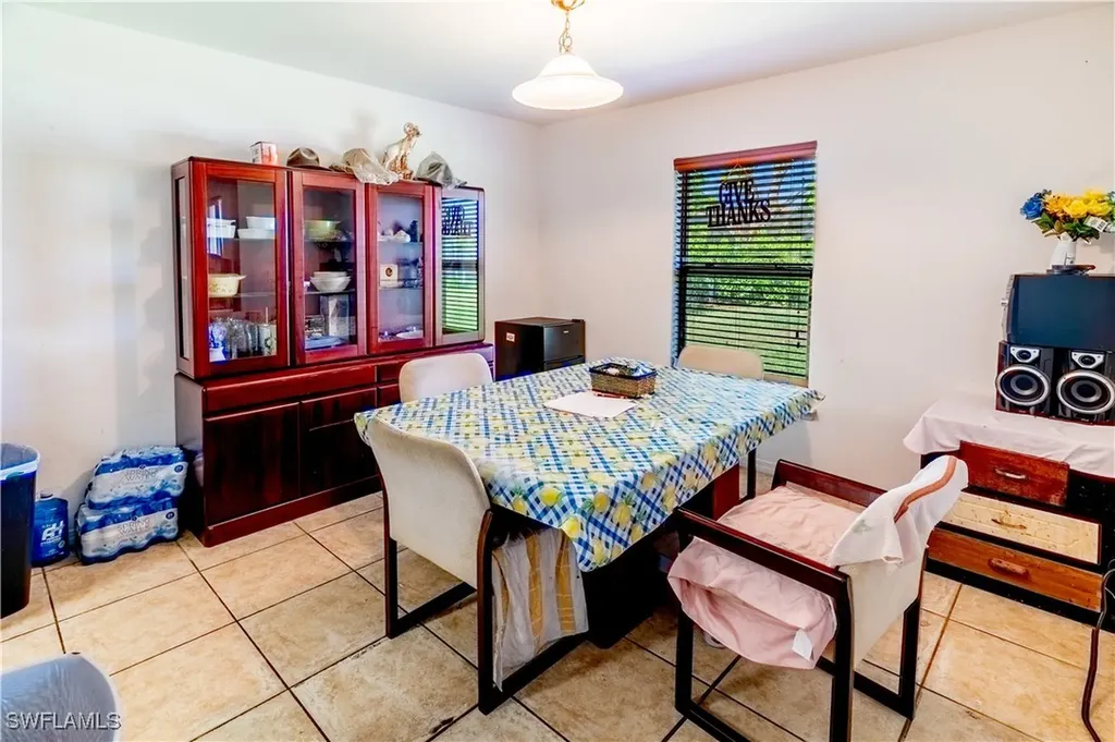 1045 NE 2nd Street Cape Coral FL 33909