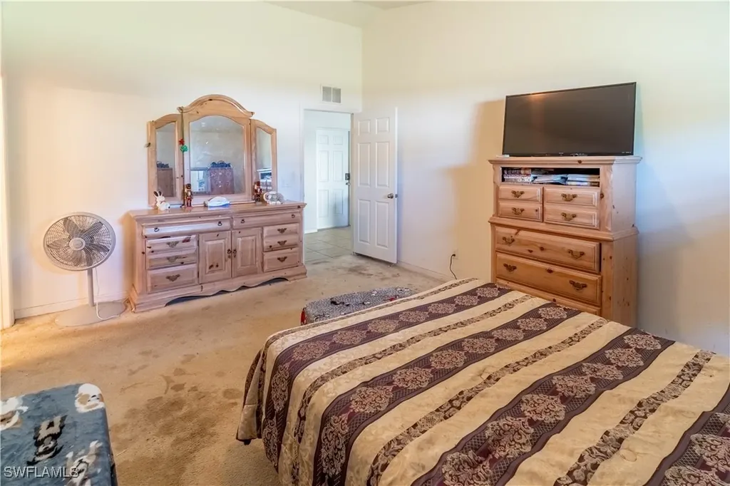 1045 NE 2nd Street Cape Coral FL 33909
