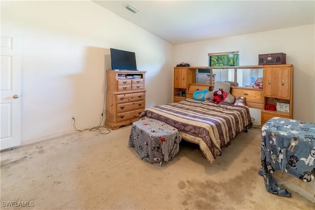 1045 NE 2nd Street Cape Coral FL 33909
