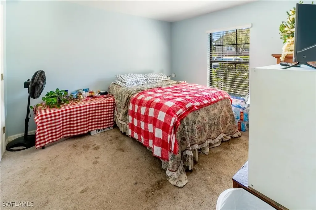 1045 NE 2nd Street Cape Coral FL 33909