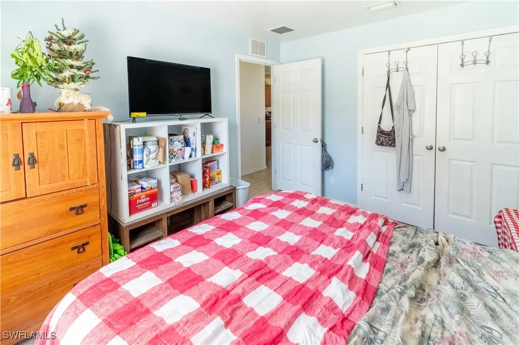 1045 NE 2nd Street Cape Coral FL 33909