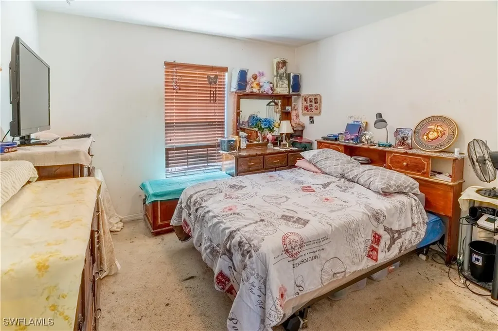 1045 NE 2nd Street Cape Coral FL 33909