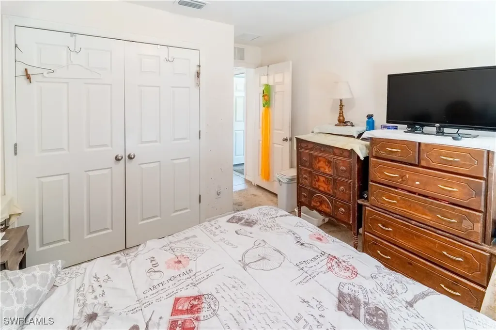 1045 NE 2nd Street Cape Coral FL 33909