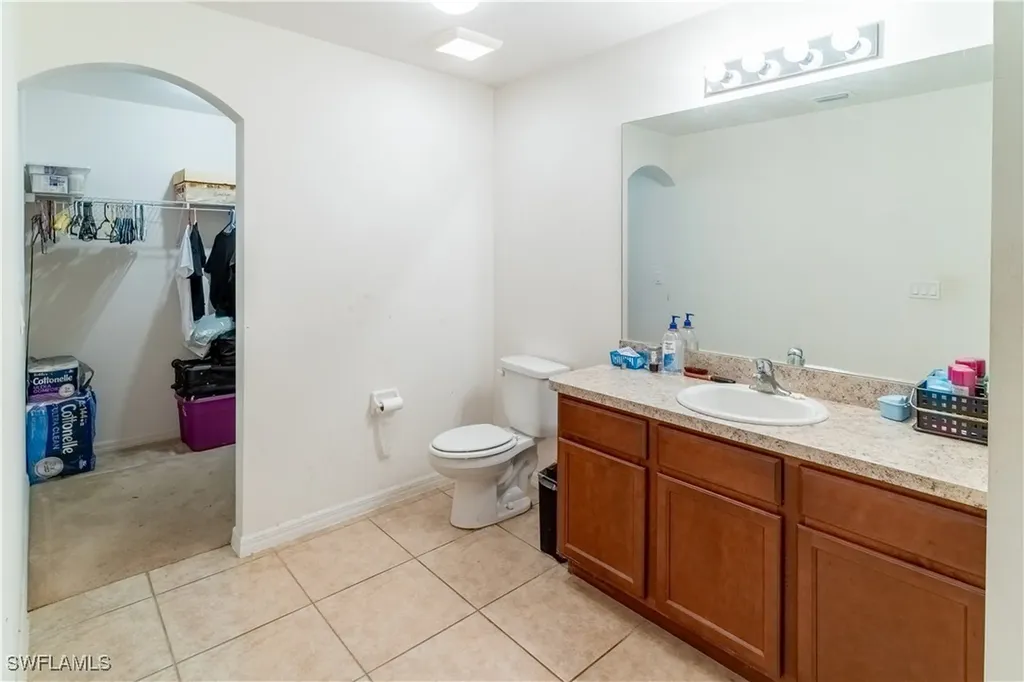 1045 NE 2nd Street Cape Coral FL 33909