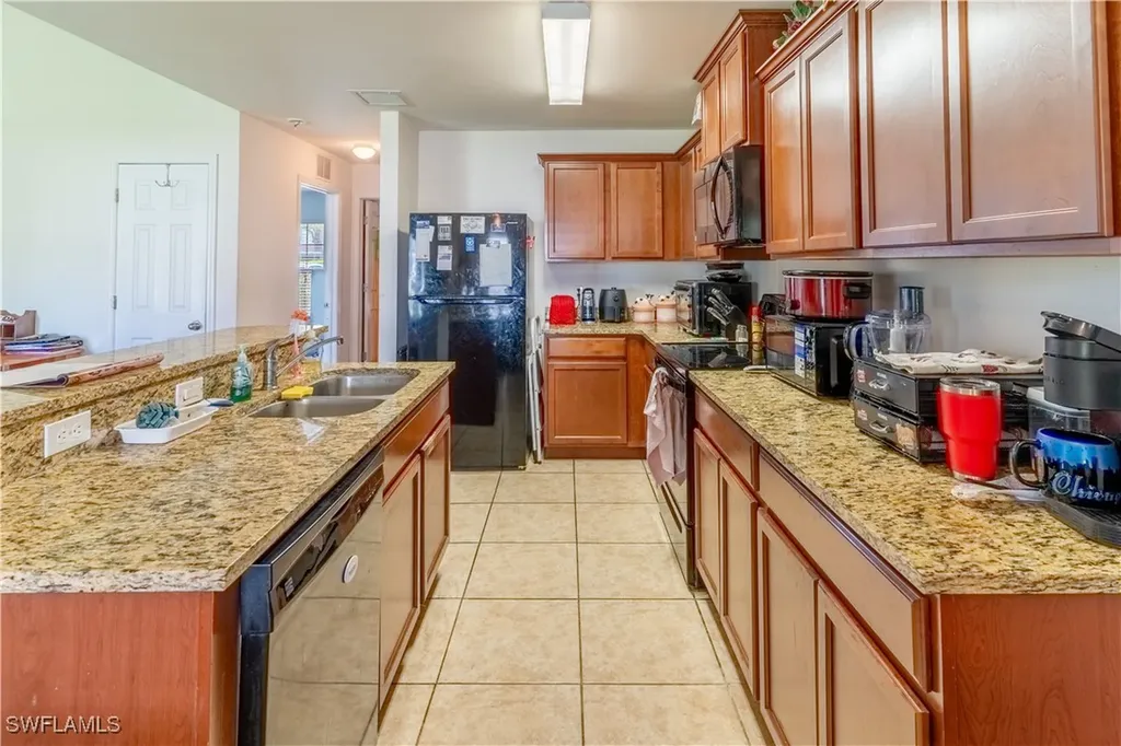 1045 NE 2nd Street Cape Coral FL 33909