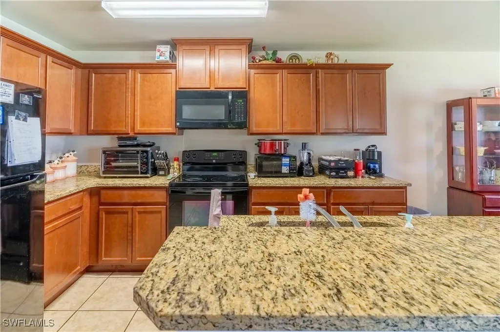 1045 NE 2nd Street Cape Coral FL 33909