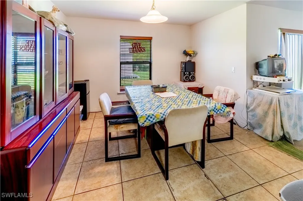 1045 NE 2nd Street Cape Coral FL 33909