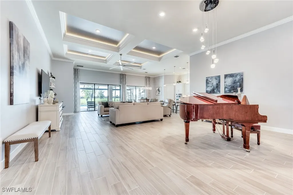 9604 Everglades Drive Naples FL 34120