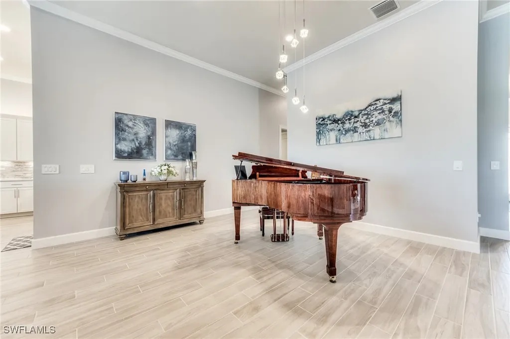 9604 Everglades Drive Naples FL 34120