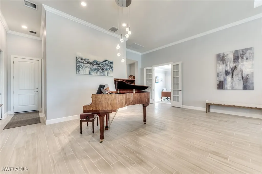 9604 Everglades Drive Naples FL 34120
