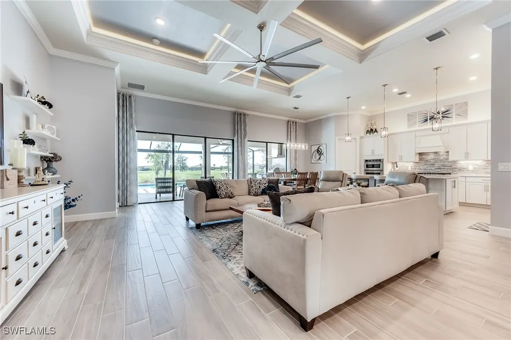 9604 Everglades Drive Naples FL 34120