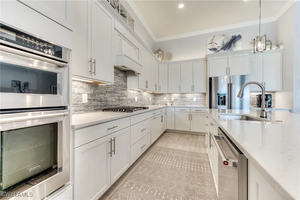 9604 Everglades Drive Naples FL 34120