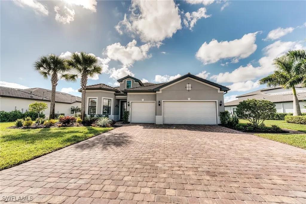 9604 Everglades Drive Naples FL 34120