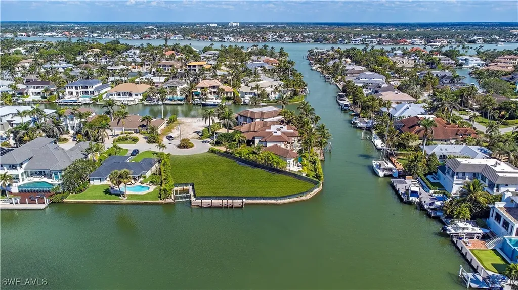 2020 5th Street S Naples FL 34102