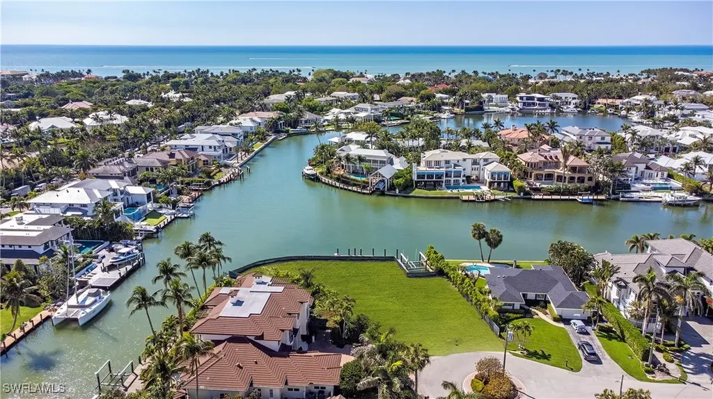 2020 5th Street S Naples FL 34102