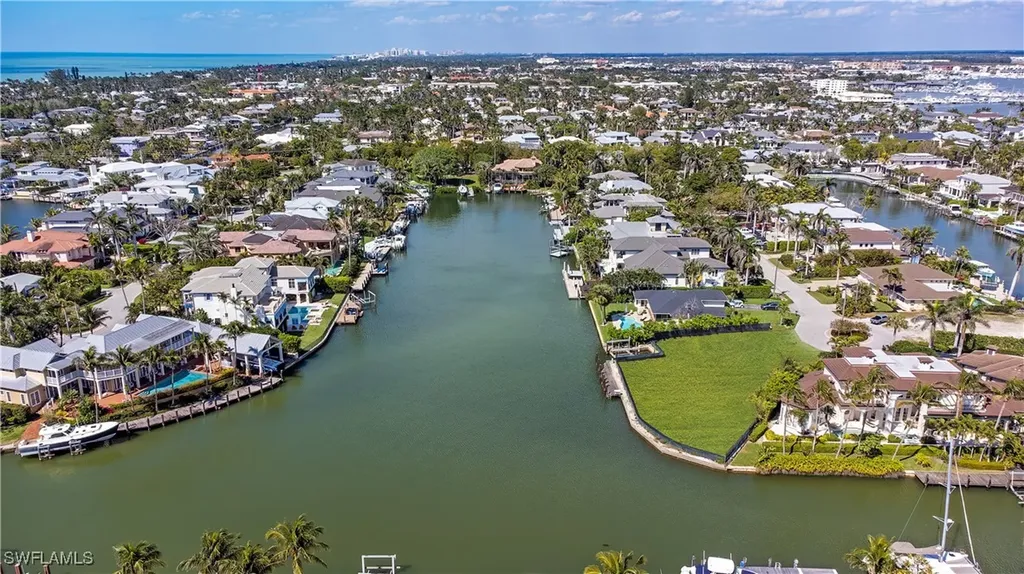 2020 5th Street S Naples FL 34102