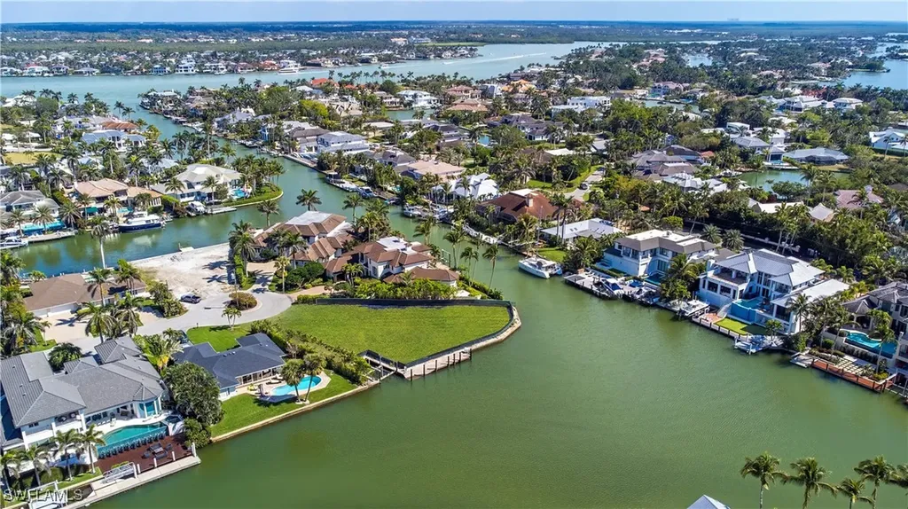 2020 5th Street S Naples FL 34102