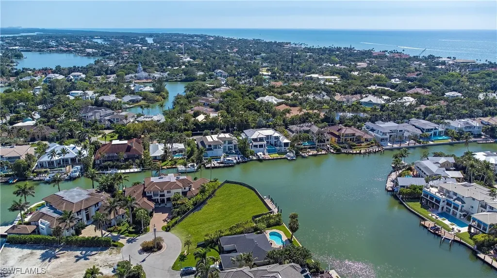 2020 5th Street S Naples FL 34102
