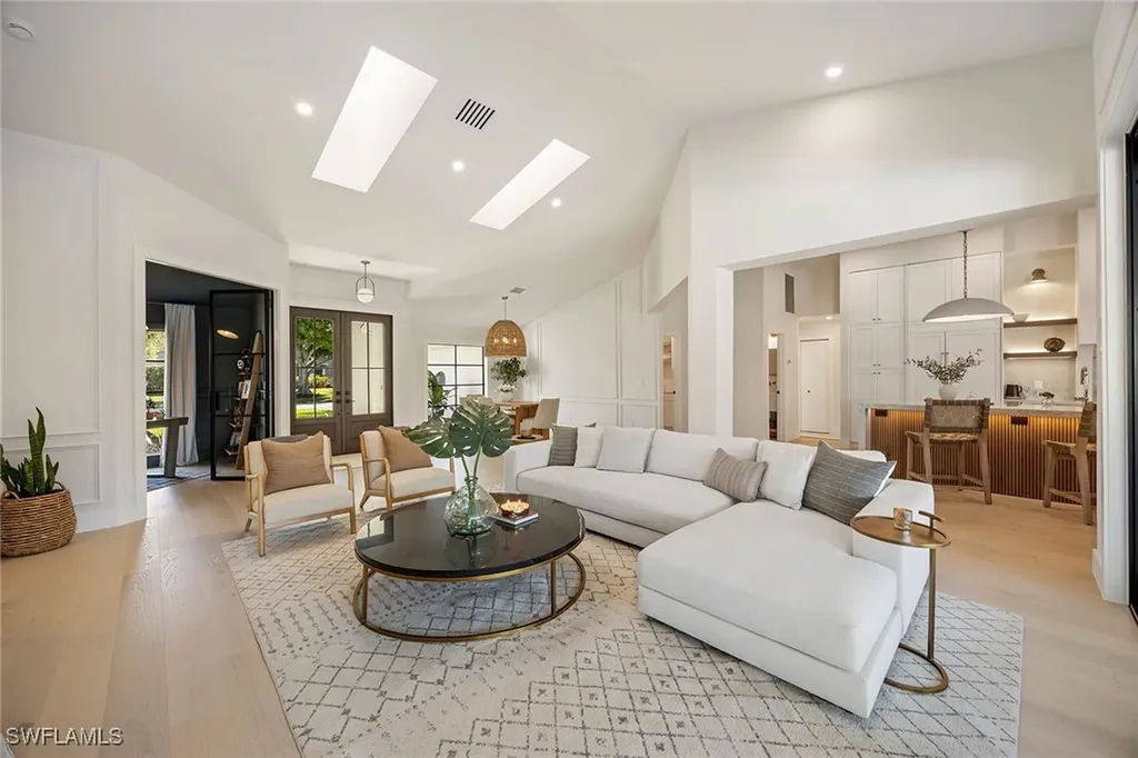 2111 Mission Drive Naples FL 34109