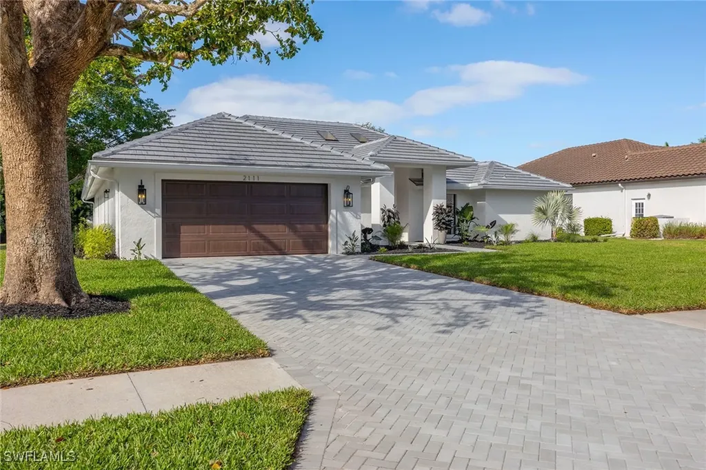 2111 Mission Drive Naples FL 34109