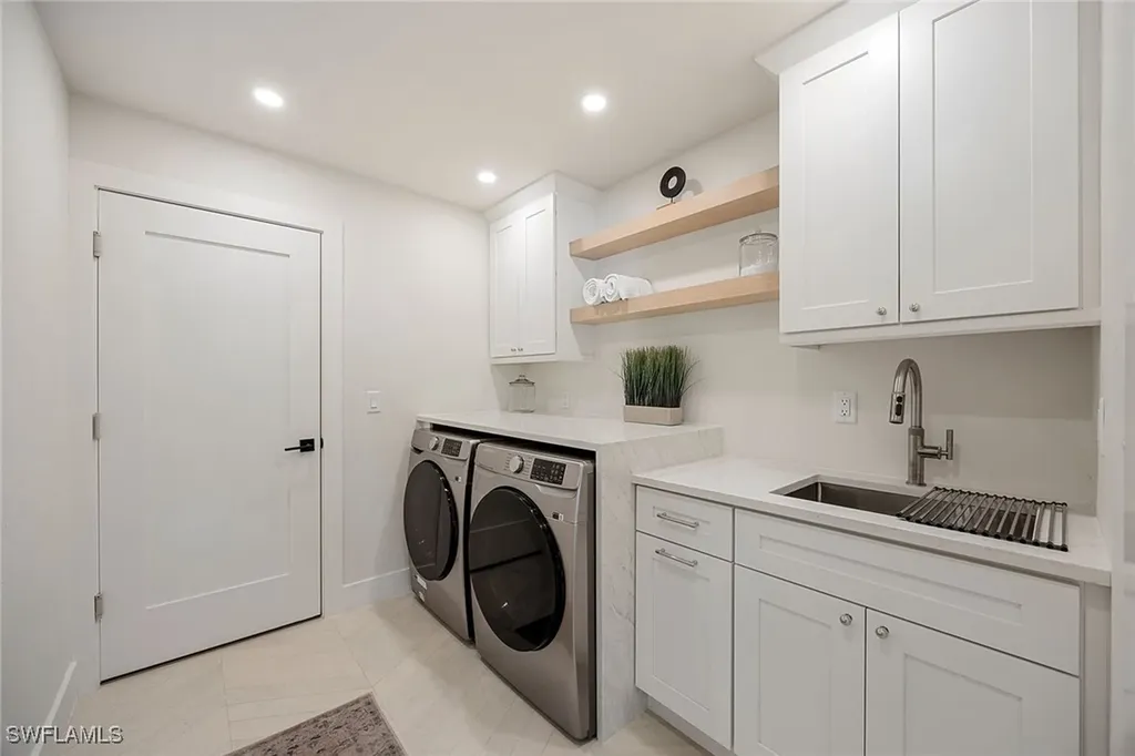 2111 Mission Drive Naples FL 34109