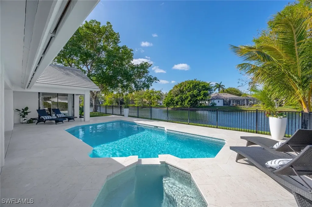 2111 Mission Drive Naples FL 34109