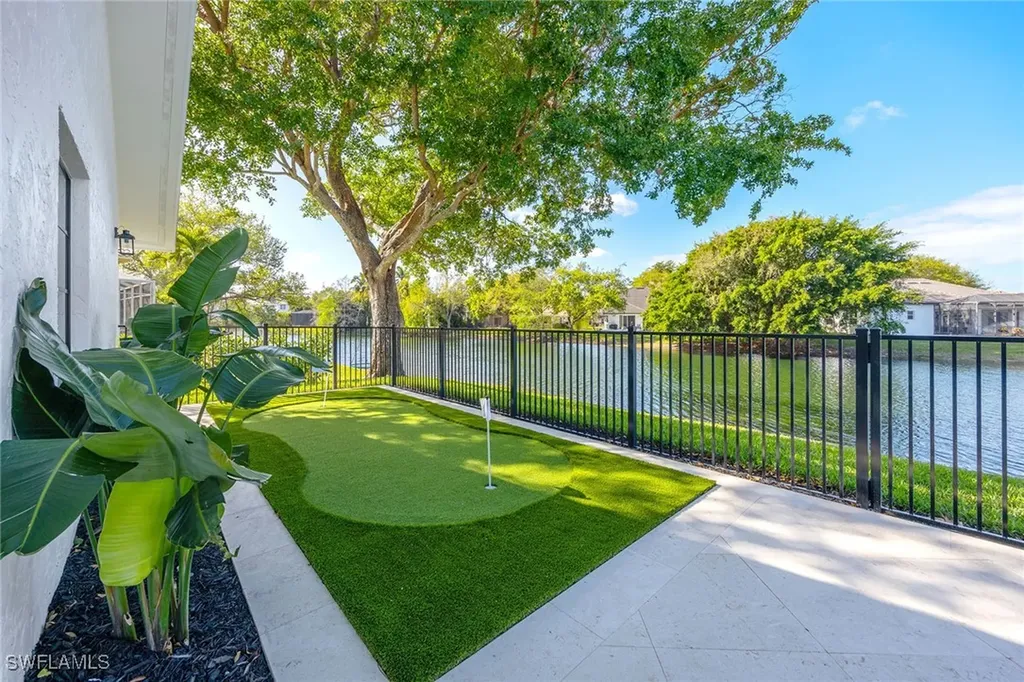 2111 Mission Drive Naples FL 34109