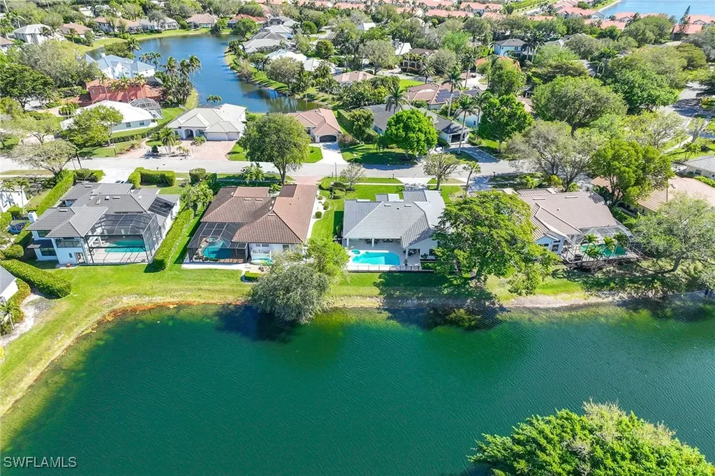 2111 Mission Drive Naples FL 34109