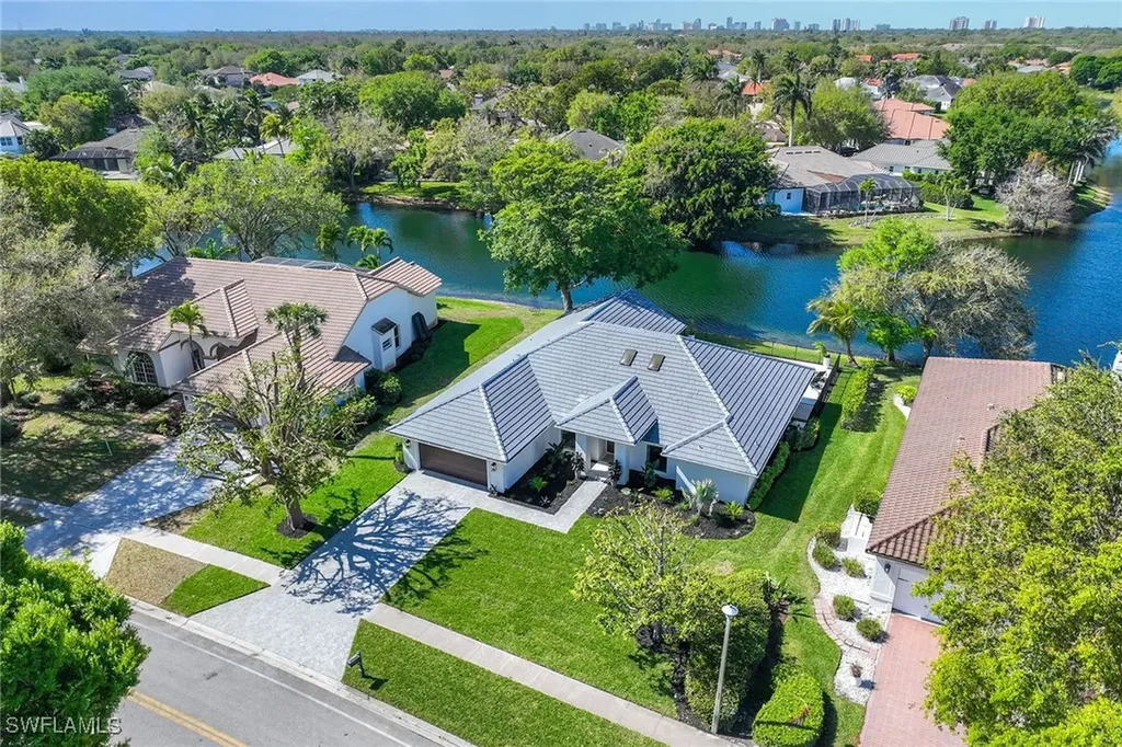 2111 Mission Drive Naples FL 34109