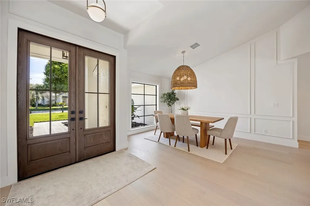 2111 Mission Drive Naples FL 34109