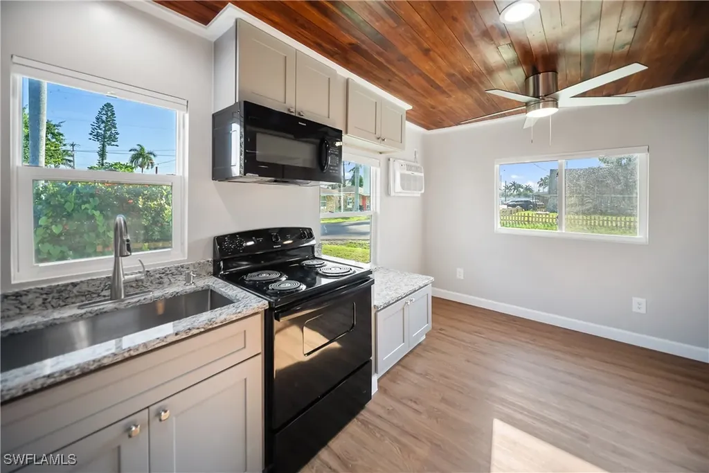 1157 4th Way North Fort Myers FL 33903