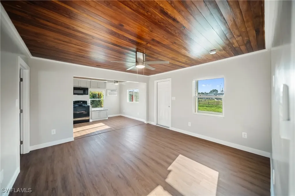 1157 4th Way North Fort Myers FL 33903