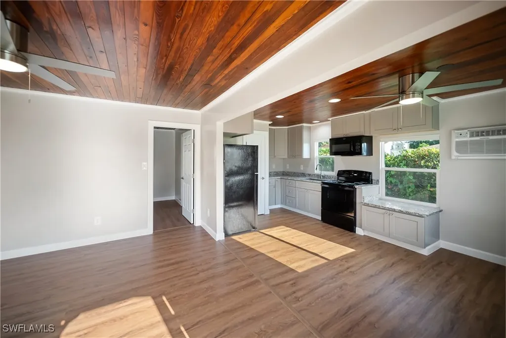 1157 4th Way North Fort Myers FL 33903