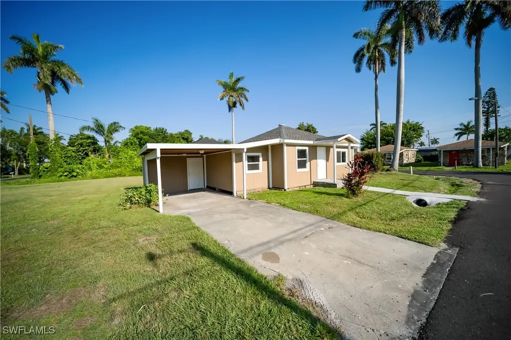 1157 4th Way North Fort Myers FL 33903