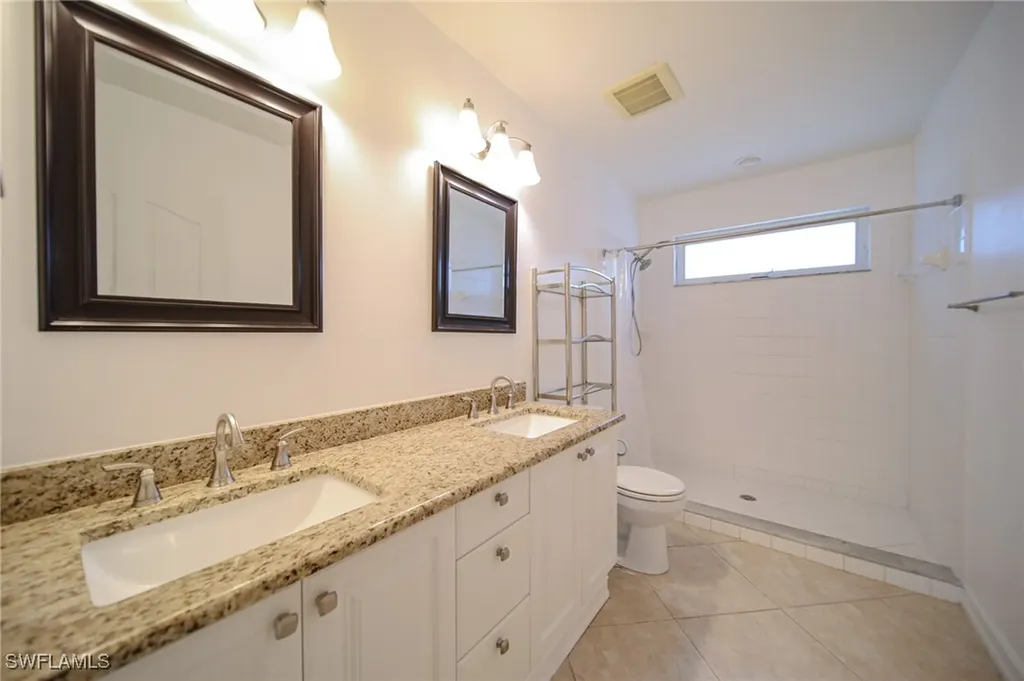 800 Diamond Circle Naples FL 34110